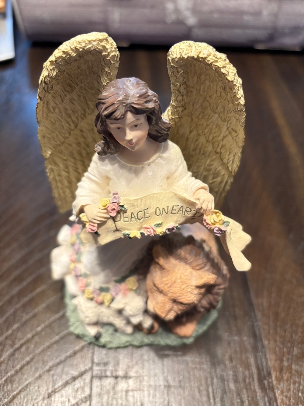 Midwest Angel Music Box Joy To The World peace on earth lion lamb Figure